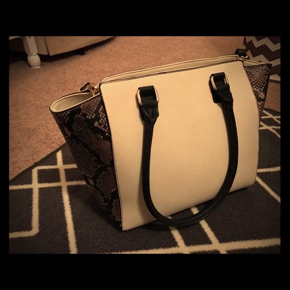 Tote - Picture 2 of 2