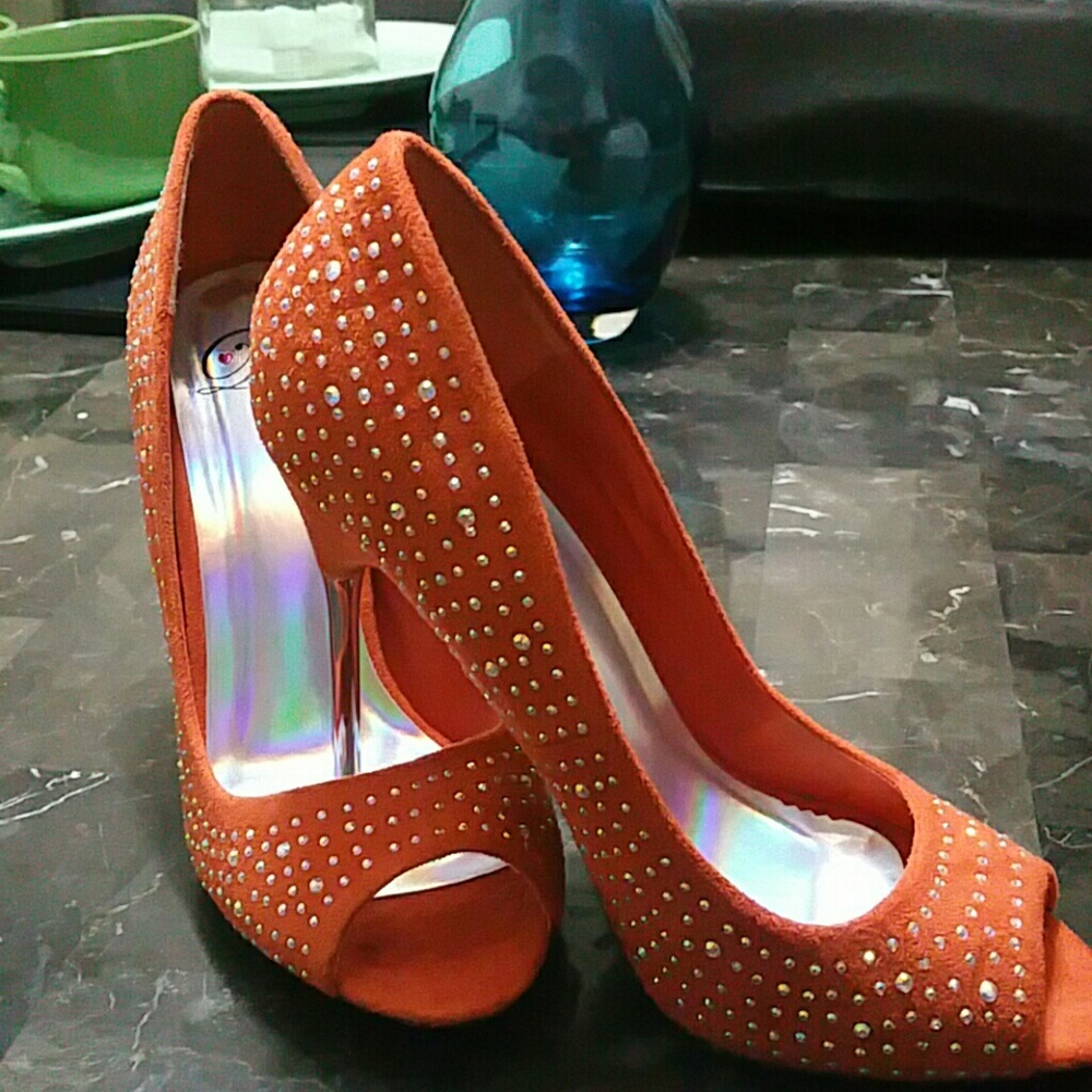 High heels - Picture 2 of 4