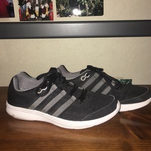 *ON SALE FOR 24 HRS ONLY*adidas running shoe