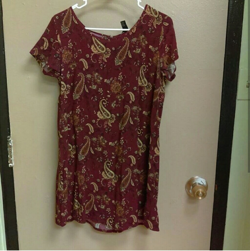 Forever 21 floral Paisley shift dress