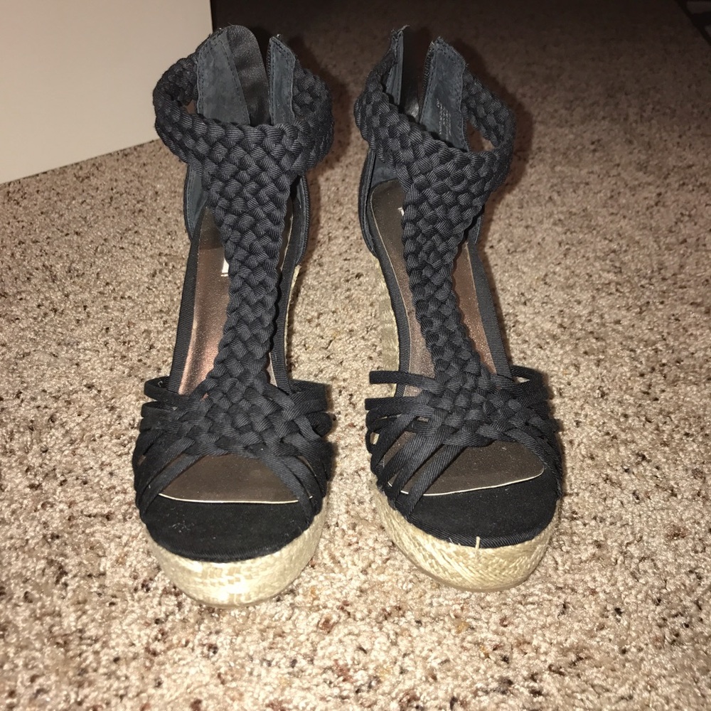 Steve Madden cross wedges in black