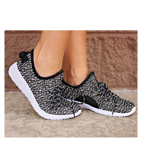 LAST ONE- Size 8.5, Comfy Slip On Sneakers - Picture 3 of 3