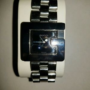 Meet your Posher, Derrick