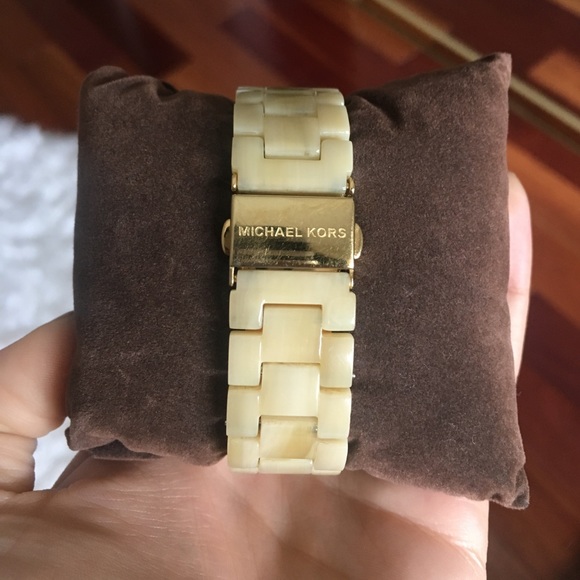 Michael Kors Gold Watch - Picture 2 of 5