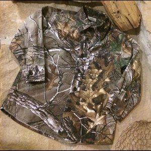 ⛵️NWOT Redhead Button Up Size 6-7 (S)