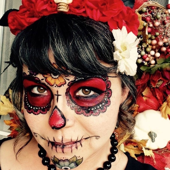 Meet your Posher, Amanda - Picture 2 of 4