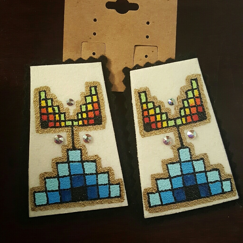 Parfleche Earrings - Picture 2 of 3
