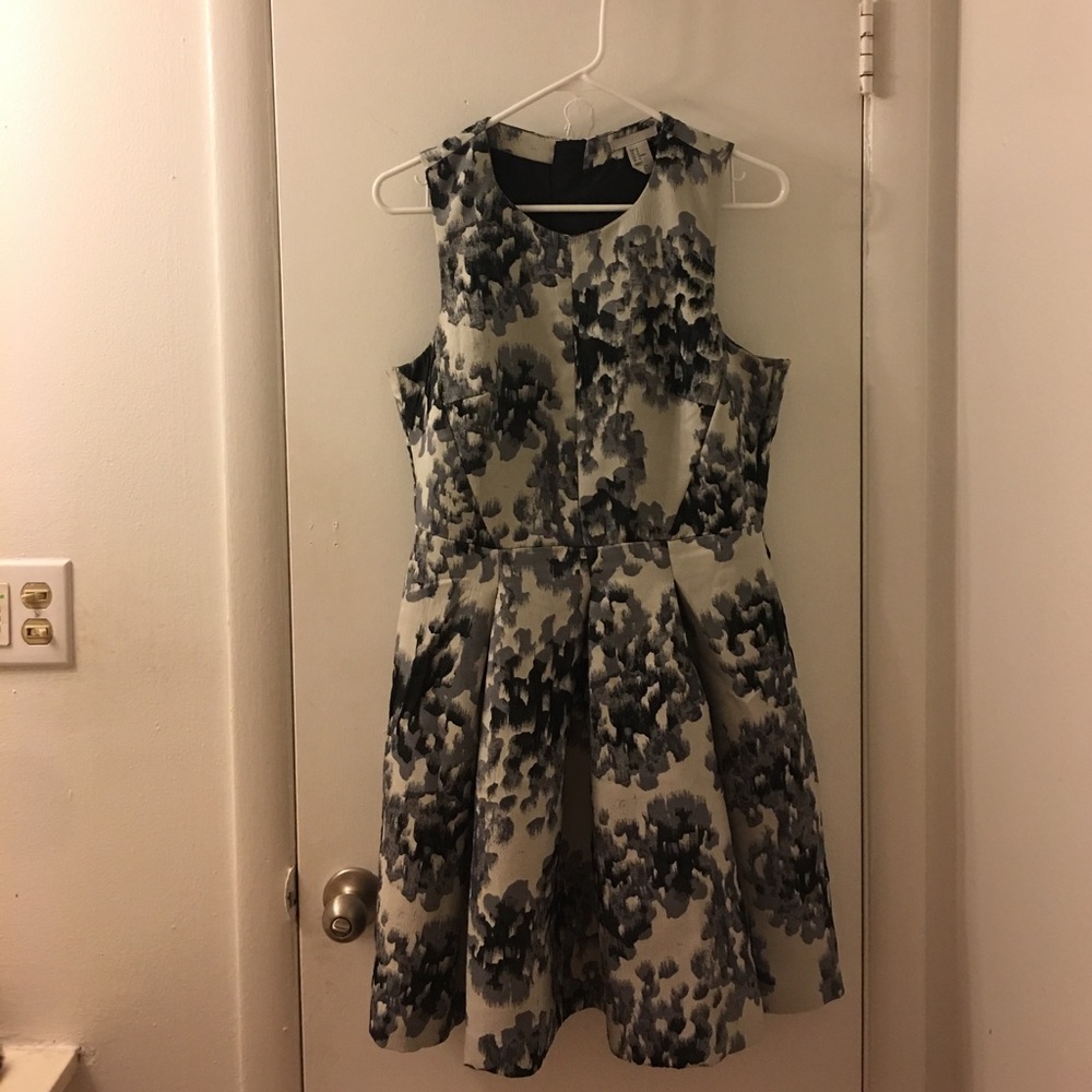 H&M Gray floral dress