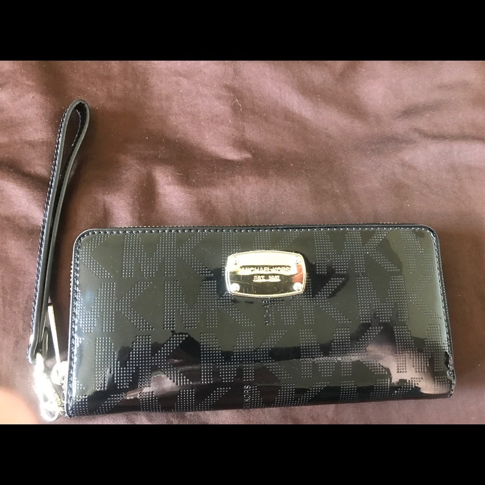 Michael Kors Zip up Wallet/Wristlet