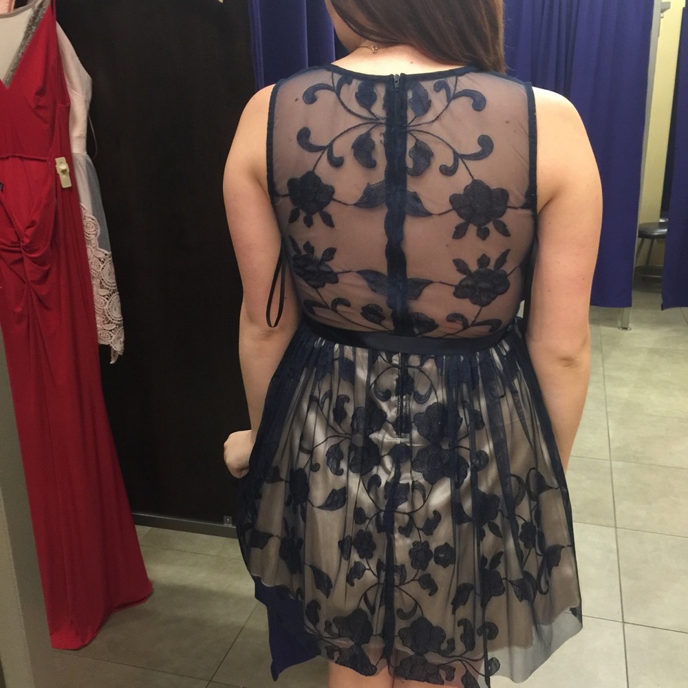 WINDSOR Navy and tan formal dress