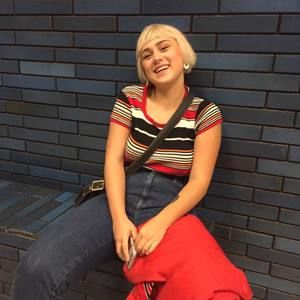 Meet your Posher, Mia