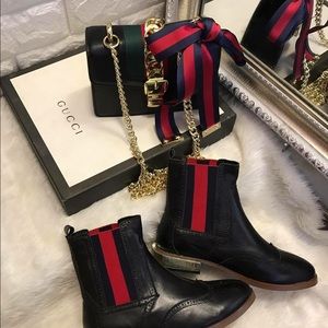 Gucci Sylvie leather mini chain