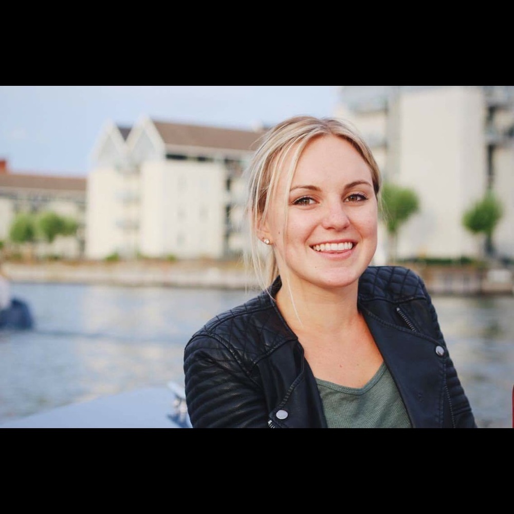 MEET YOUR POSHER! Alyssa