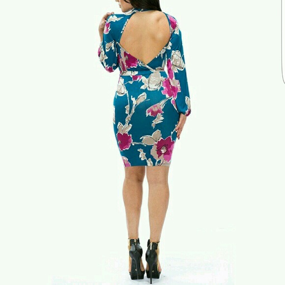 💟 BLUE & FUSCHIA FLORAL HALTER DRESS - Picture 3 of 6
