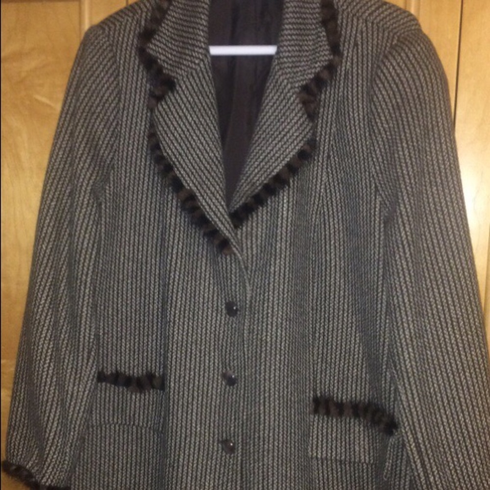 Women's stylish blazer/ jacket