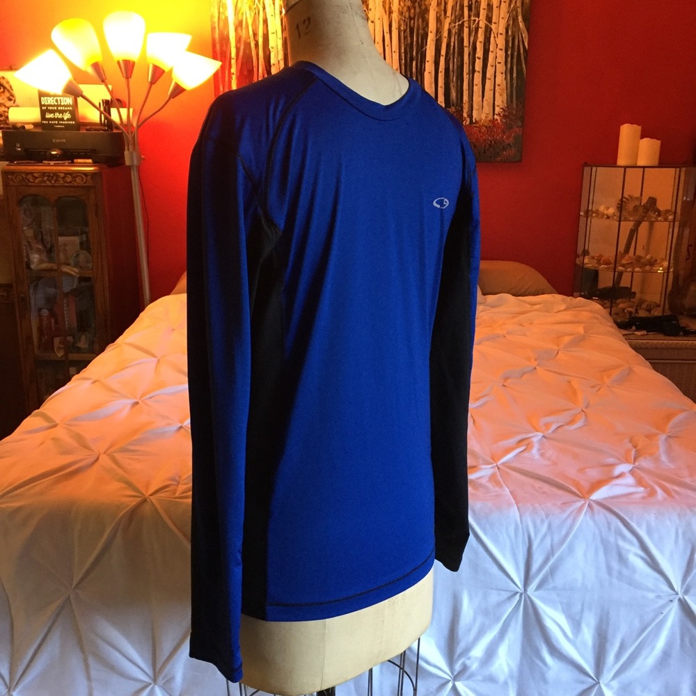 Champion Long-sleeved fitness workout shirt