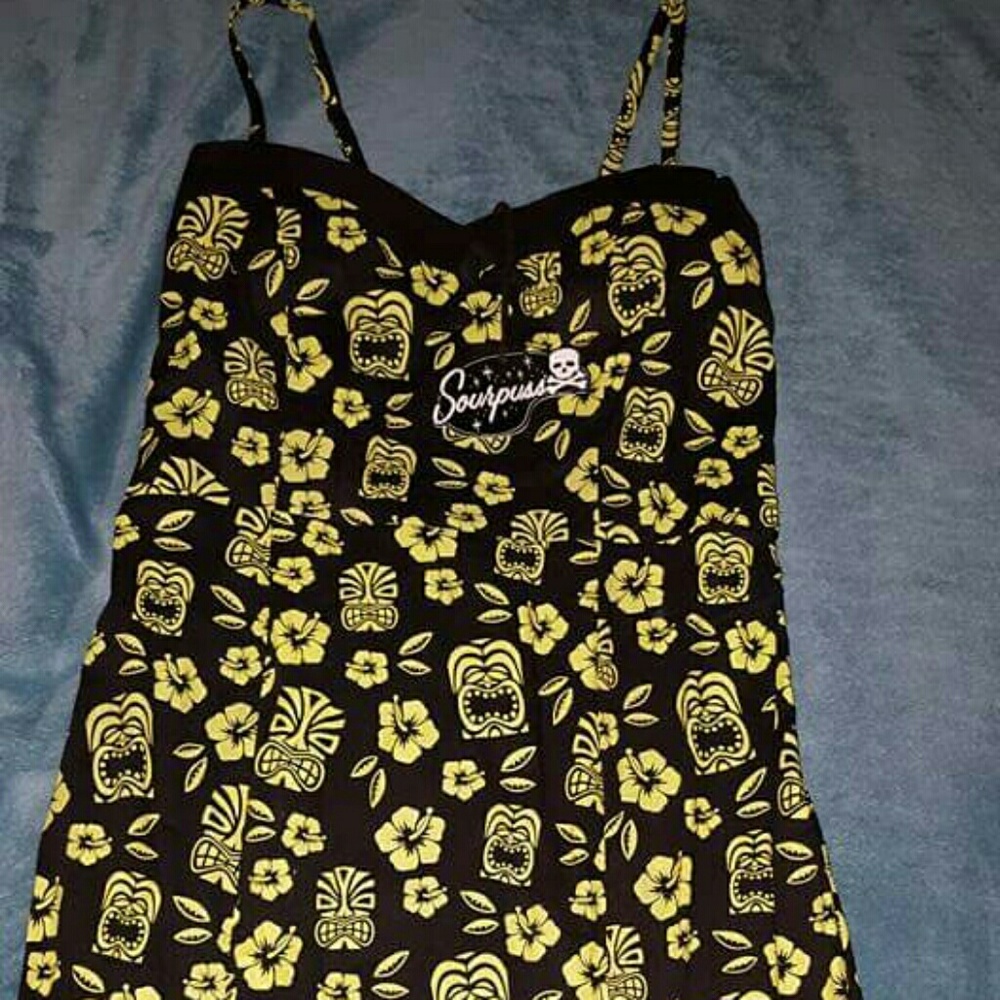 Tiki Wiggle dress