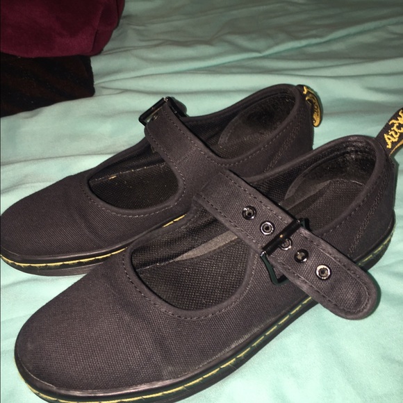 Shoes - Dr Martens Carnaby Mary Jane Women's Size 6
