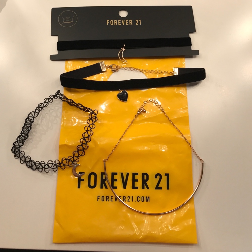 Forever 21 chockers