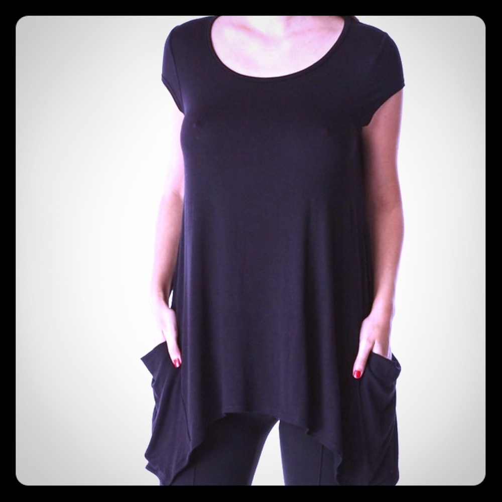 JUST IN⭐️ Pocket Sidetail Top