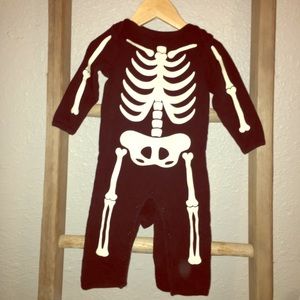 Old Navy Black Skeleton Sleeper-Glows in the Dark!