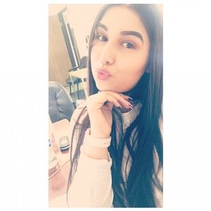 Meet your Posher, Nathaly