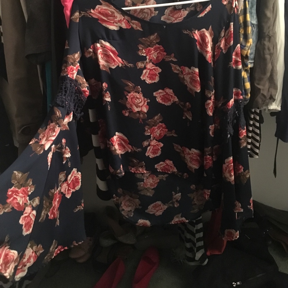 Long sleeved floral tunic