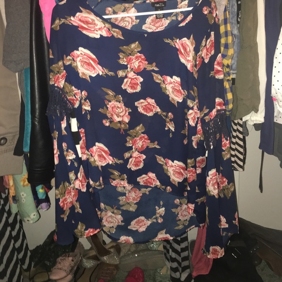 Long sleeved floral tunic - Picture 2 of 2