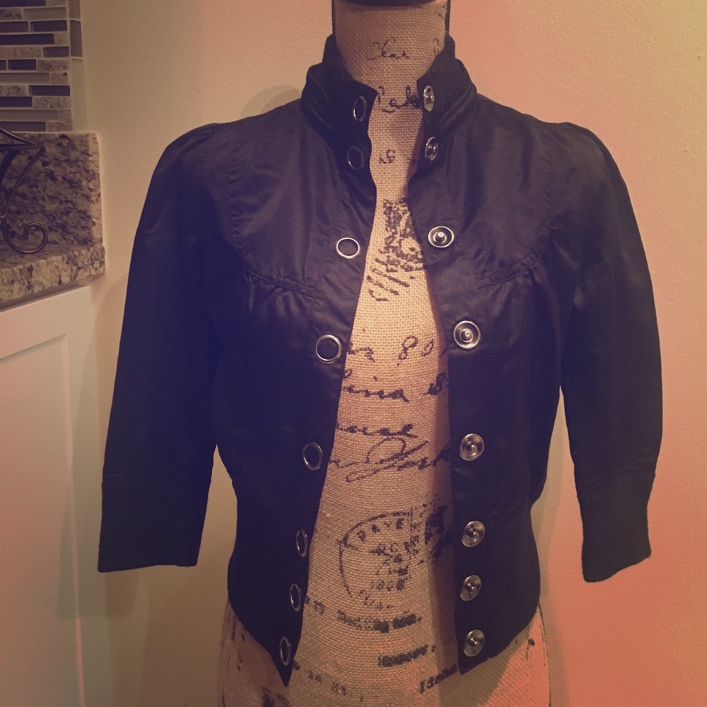 Satiny black snap half sleeve jacket