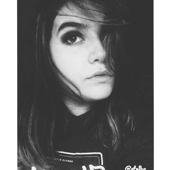 Meet your Posher, Ariella - Picture 1 of 1