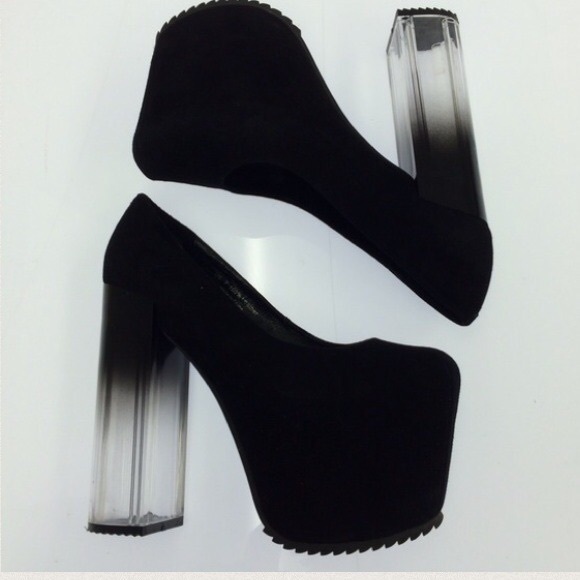 ISO! UNIF Suede Vapor Platform Heels - Picture 2 of 3