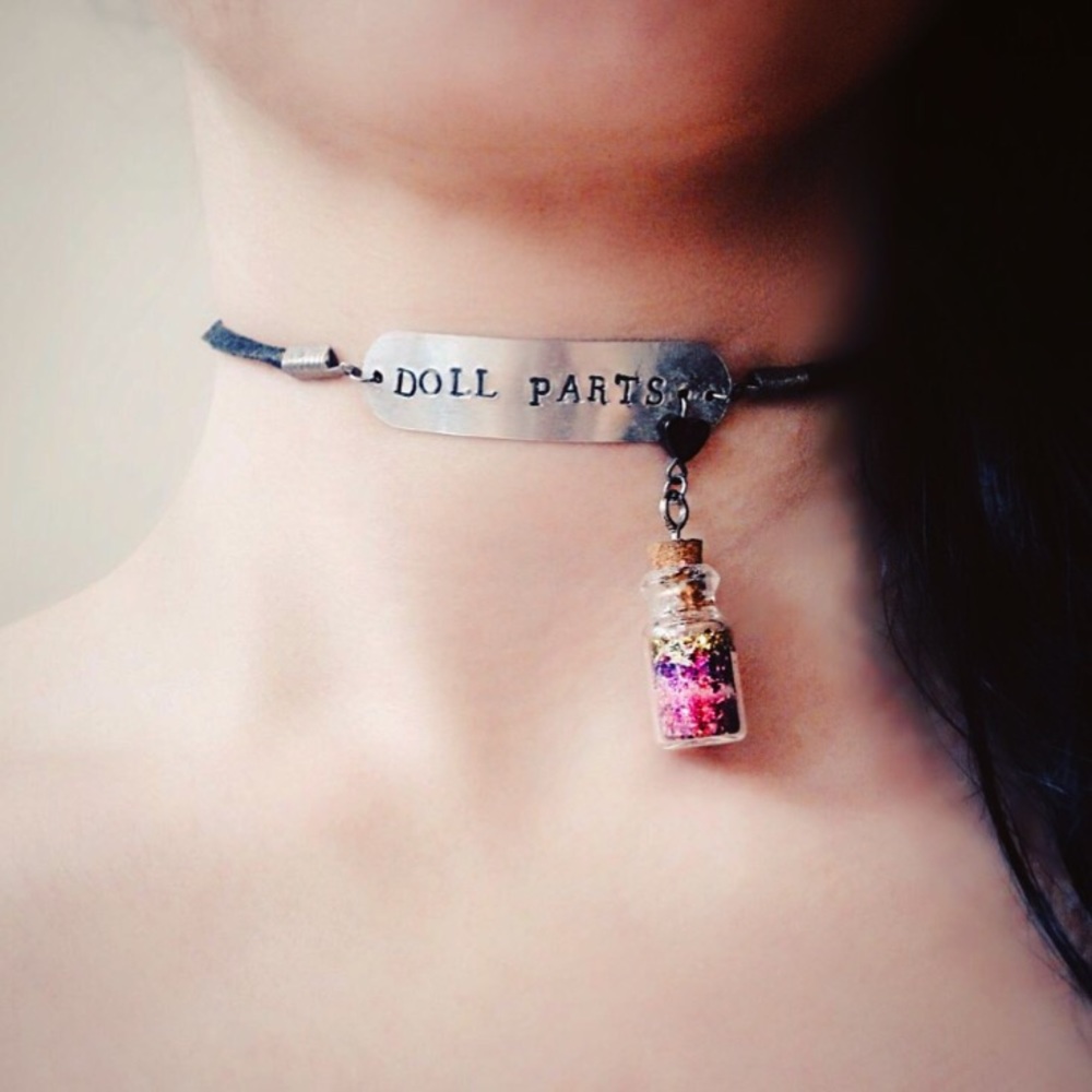 💎NEW💎 DOLL PARTS Metal Stamped Black Suede 90's Choker