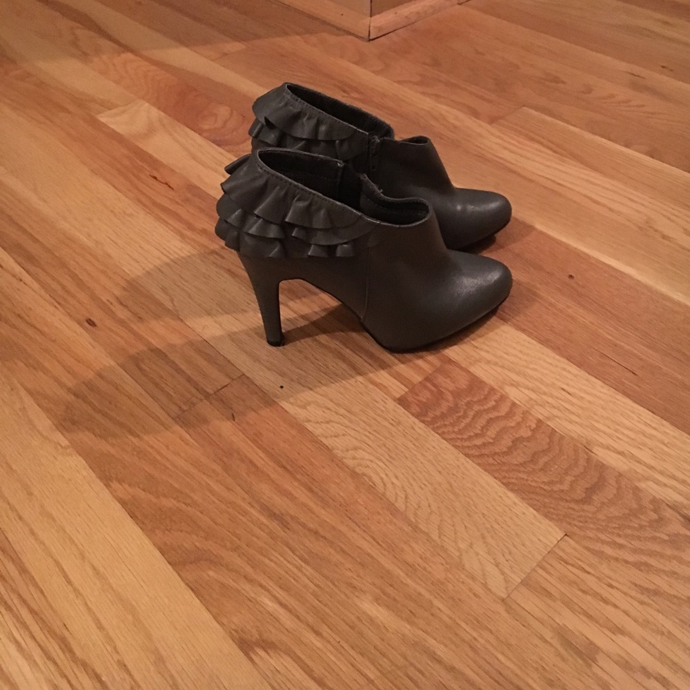 Cute and sexy booties - size 6.