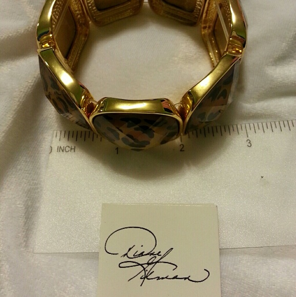 Gorgeous Leopard Bracelet - Picture 2 of 4