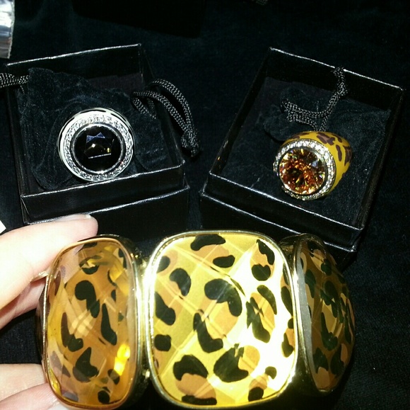 Gorgeous Leopard Bracelet - Picture 4 of 4