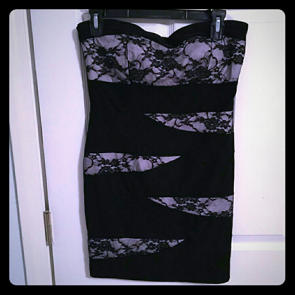 Black and white mini dress ??