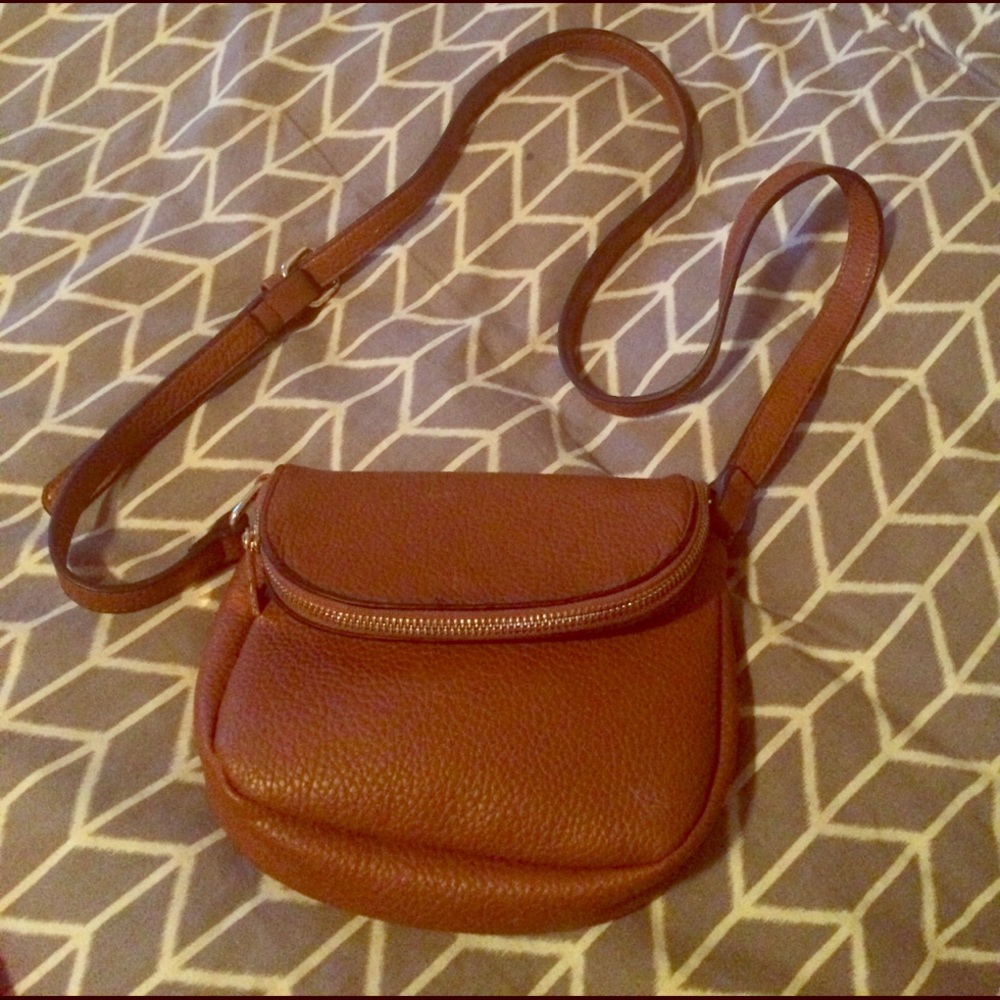 Francesca's Tan Leather Crossbody