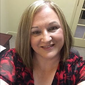 Meet your Posher, Angie