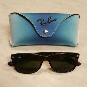 Last drop! Ray Ban Wayfarer