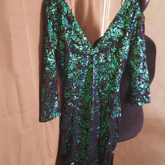 💎 Green with Sequins dress - Picture 2 of 6