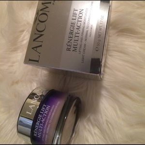 💥Renergie lift multi action light cream💥