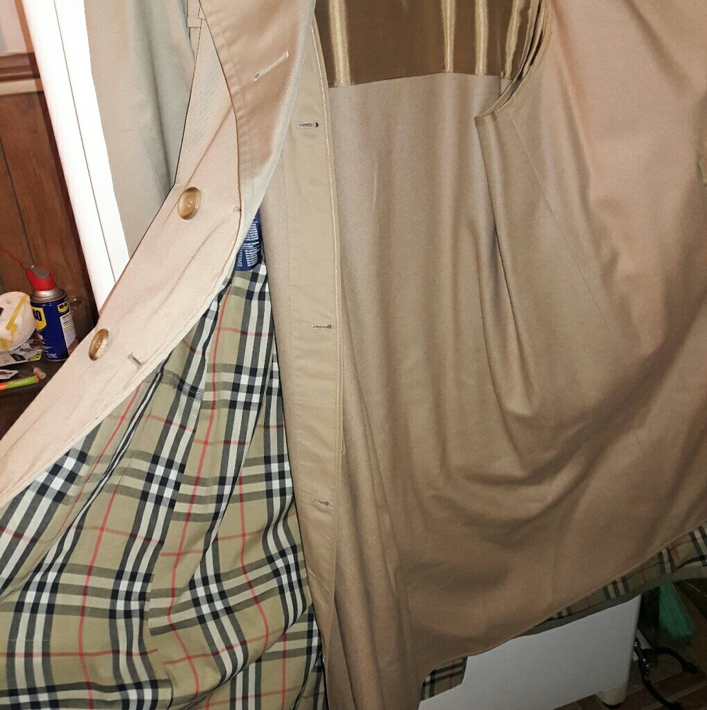 Burberry Coat - Picture 1 of 8