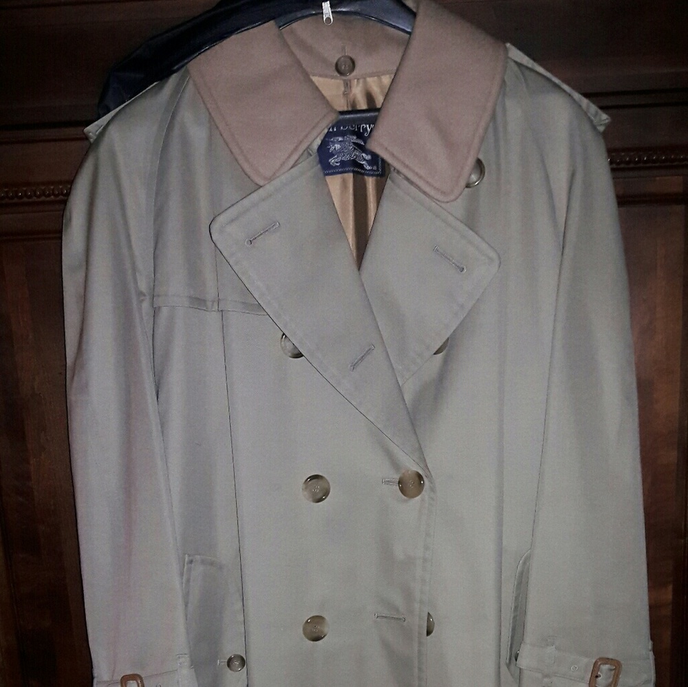 Burberry Coat - Picture 7 of 8
