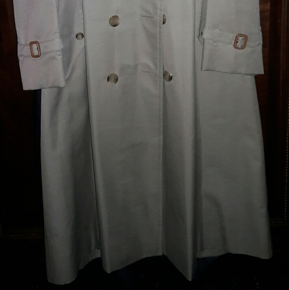 Burberry Coat - Picture 8 of 8