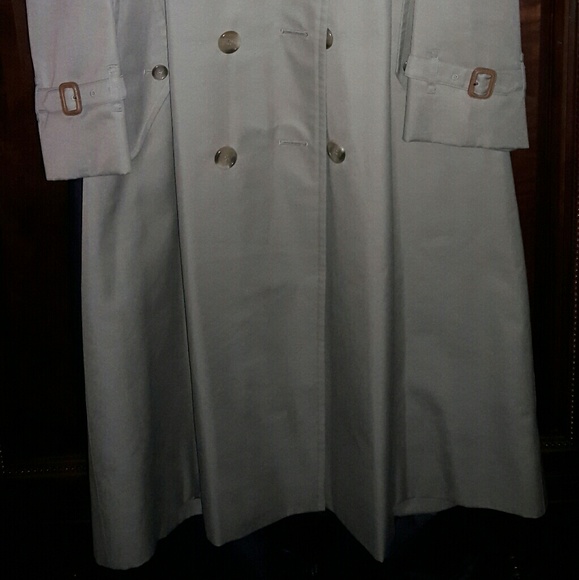 Burberry Coat - Picture 8 of 8