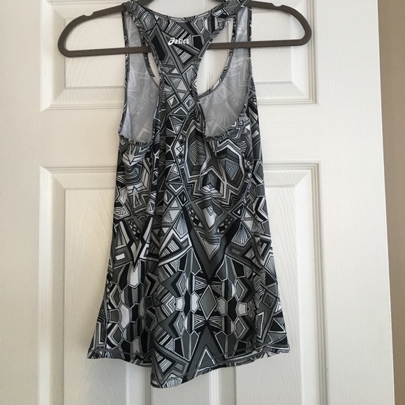 New without tags asics running shirt - Picture 2 of 2