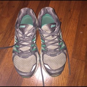 Size 10 preowned sneakers