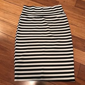 LulaRoe Cassie Pencil Skirt