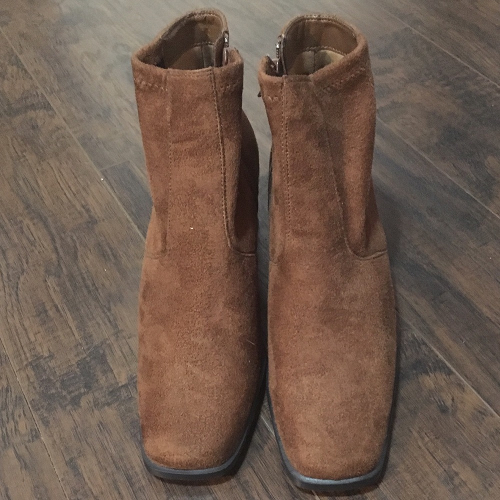 Brown suede like boots!