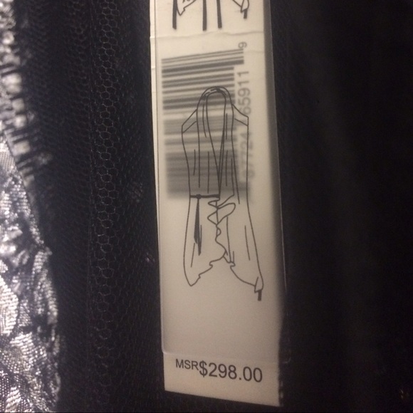 Elie Tahari "Eleanor" Vest - Picture 5 of 5